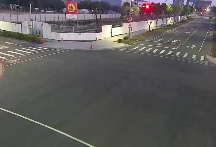 中科路/經貿五路(右側車流往環中路)