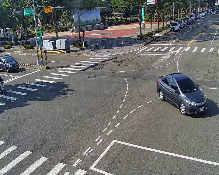 台中市道路 [06127 ]中平路/敦化路(右側車流往黎明路),Zhongping Rd /Dunhua Rd (Right side Traffic flow to Jingmao Rd) 氣溫25.8℃