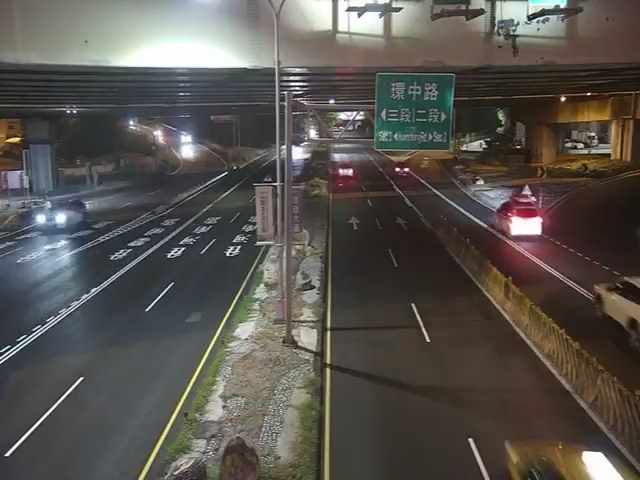 臺灣大道/台74高架橋下(右側車流往台中交流道)