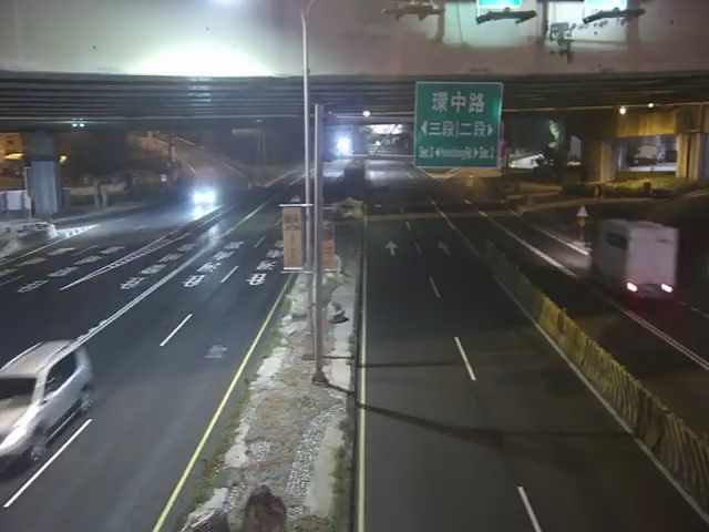 臺灣大道/台74高架橋下(右側車流往台中交流道)