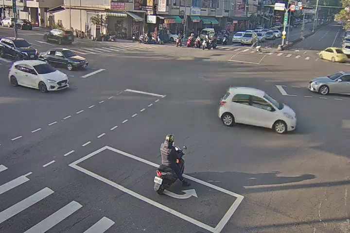 北屯路/松竹路(右側車流往潭子)