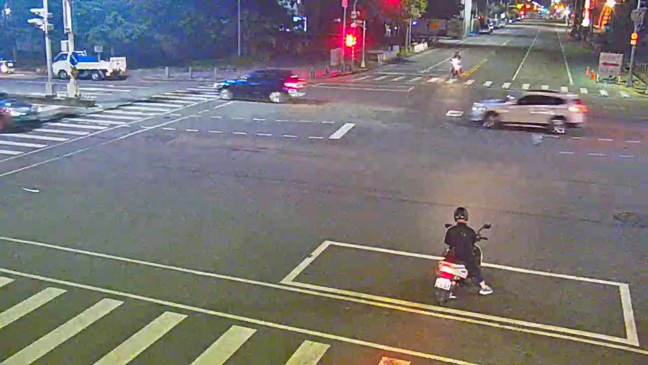 崇德十九路/崇德路三段(右側車流往四平路)