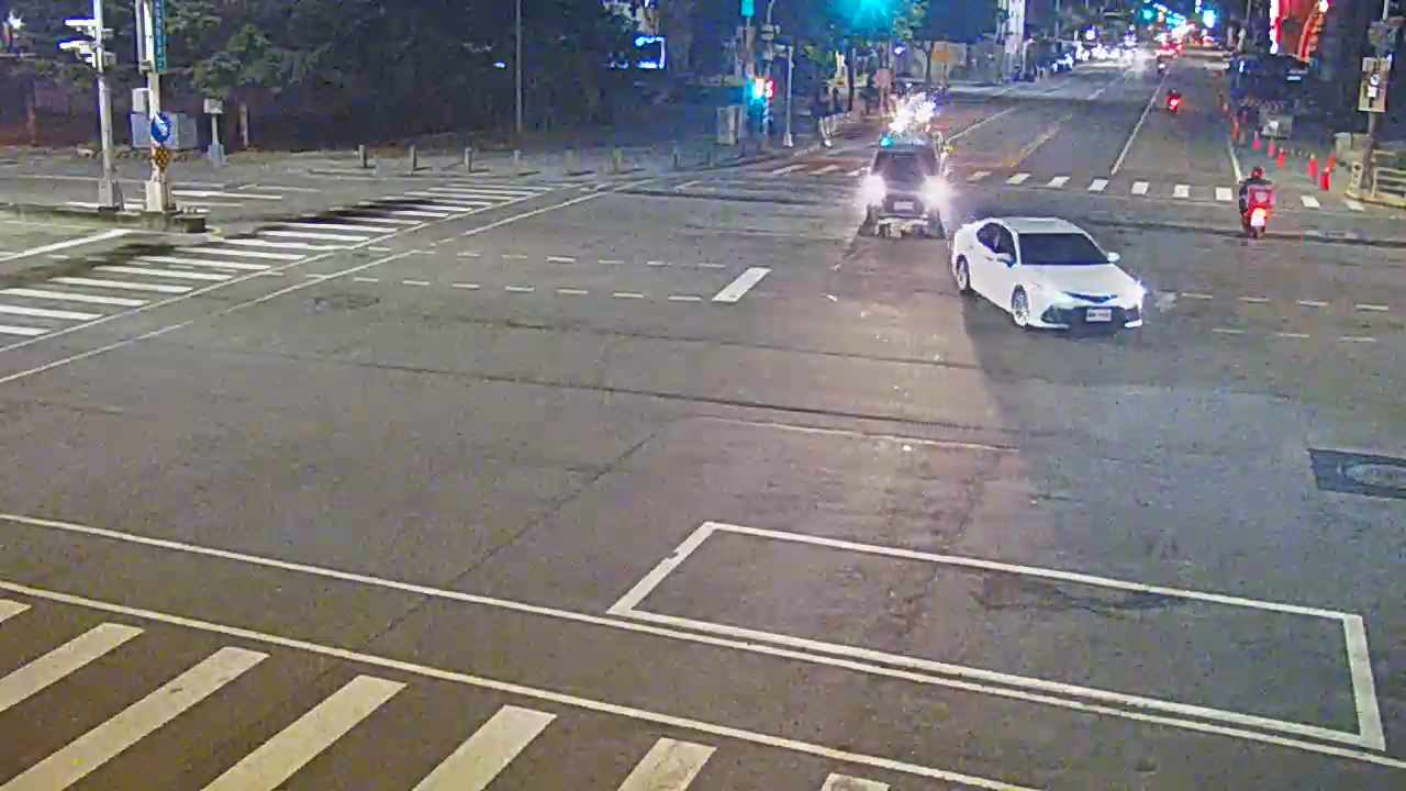 崇德十九路/崇德路三段(右側車流往四平路)