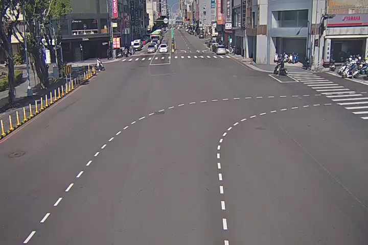 台中市北區三民路/精武路(右側車流往一中方向)