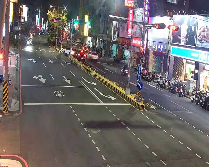 台中市北屯區中清路/雷中街(右側車流往大雅交流道)