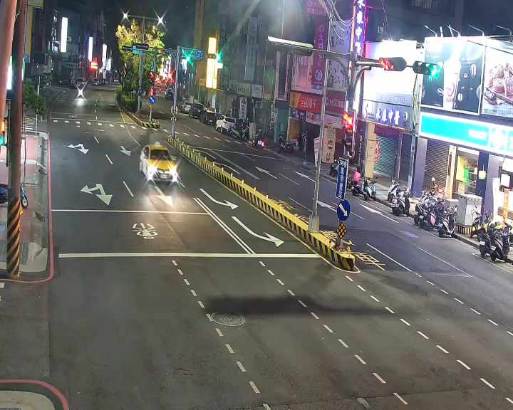 台中市北屯區中清路/雷中街(右側車流往大雅交流道)