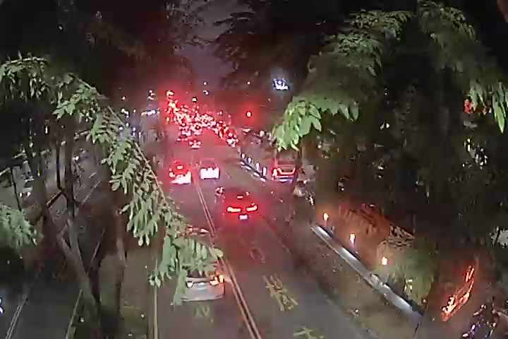 太原路/樹孝路(右側車流往環中東路)