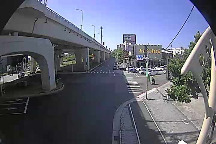 台中市北屯區環中路/昌平路(右側車流往中清路)