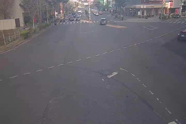 五權西路/永春東七路(右側車流往工業區)