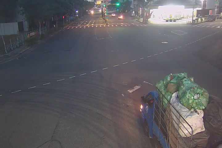 五權西路/永春東七路(右側車流往工業區)