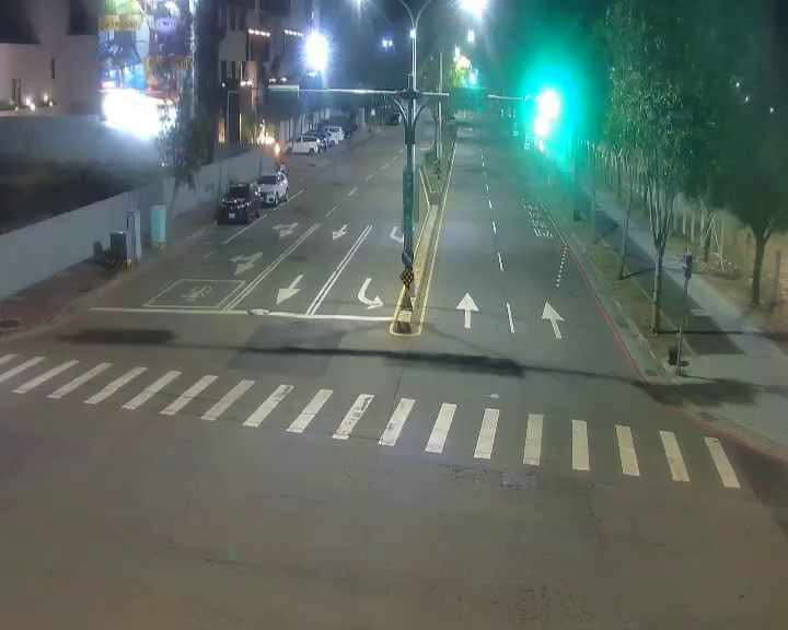 經貿路/黎明路(右側車流往河南路)