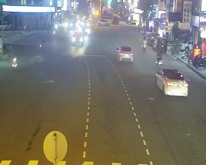 中清路/經貿七路(右側車流往大雅交流道)