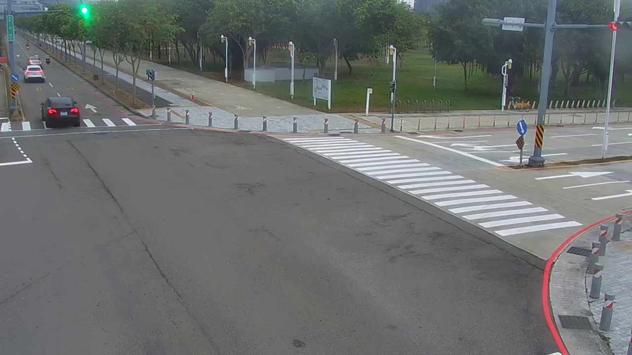 敦化路/凱旋路(右側車流往環中路)