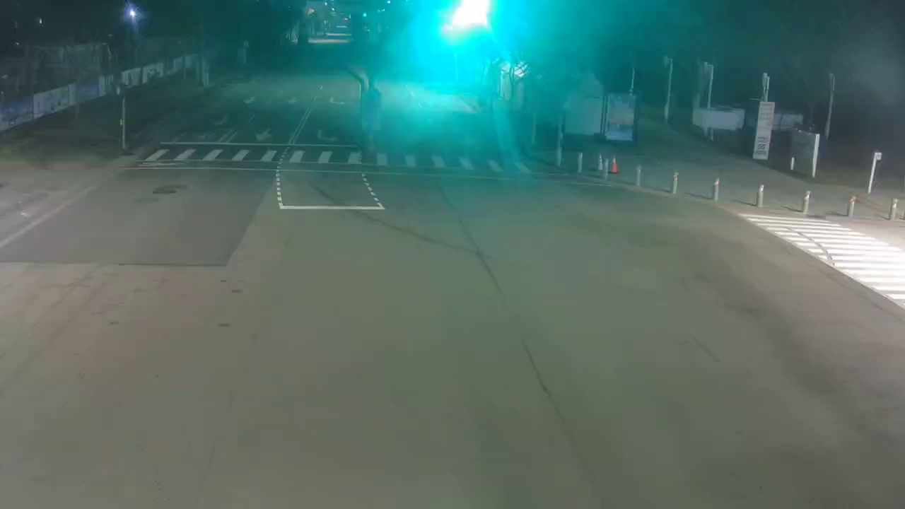 敦化路/凱旋路(右側車流往環中路)