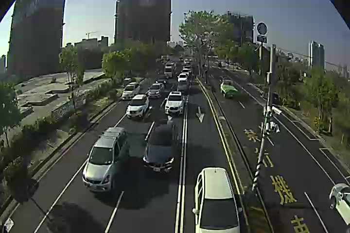 松竹路/環中路(右側車流往崇德路)