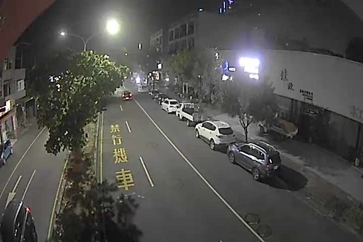 松竹路/松竹二路(右側車流往環中東路)