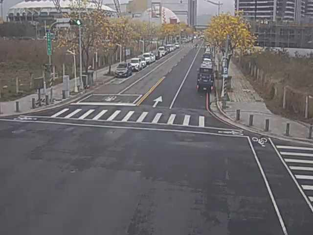 崇德十九路/豐樂一街(右側車流往崇德路)