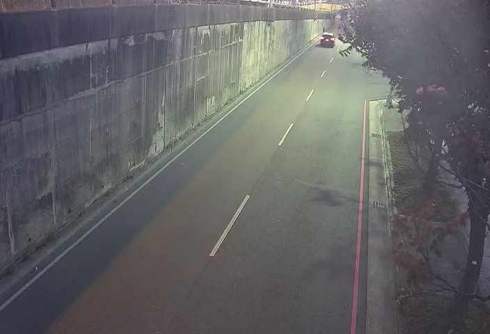 環中路/中央公園北側停車場(車流往中清路)