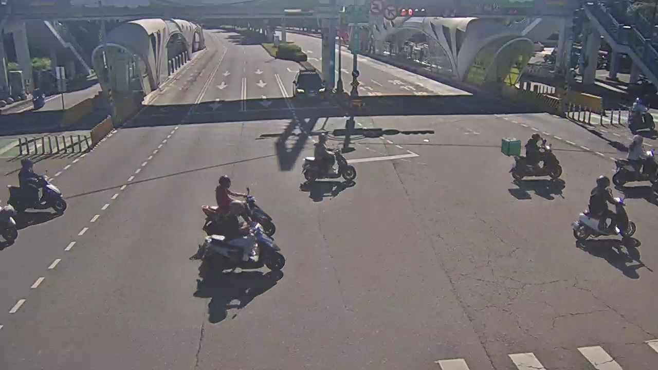 台中市道路 [07254]台灣大道/國際街(右側車流往台中車站),Taiwan Blvd/International Street. (Right side Traffic flow to Taichung Station) 距離2.3公里